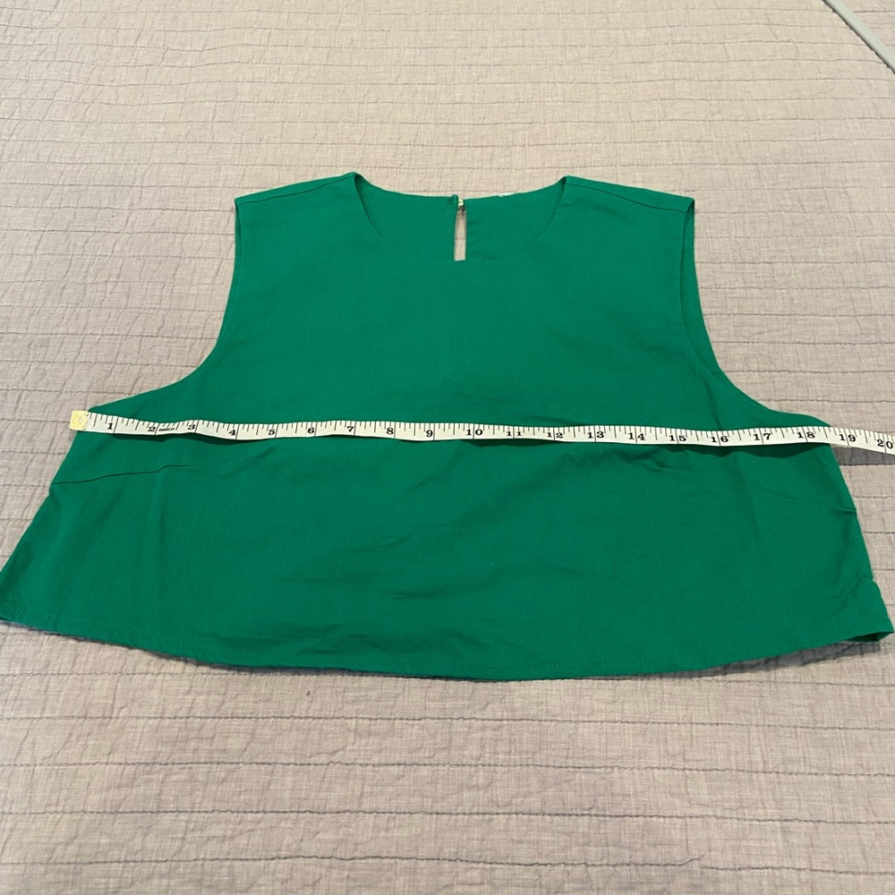 Commense Emerald Green Sleeveless Crop Top - Picture 3 of 7